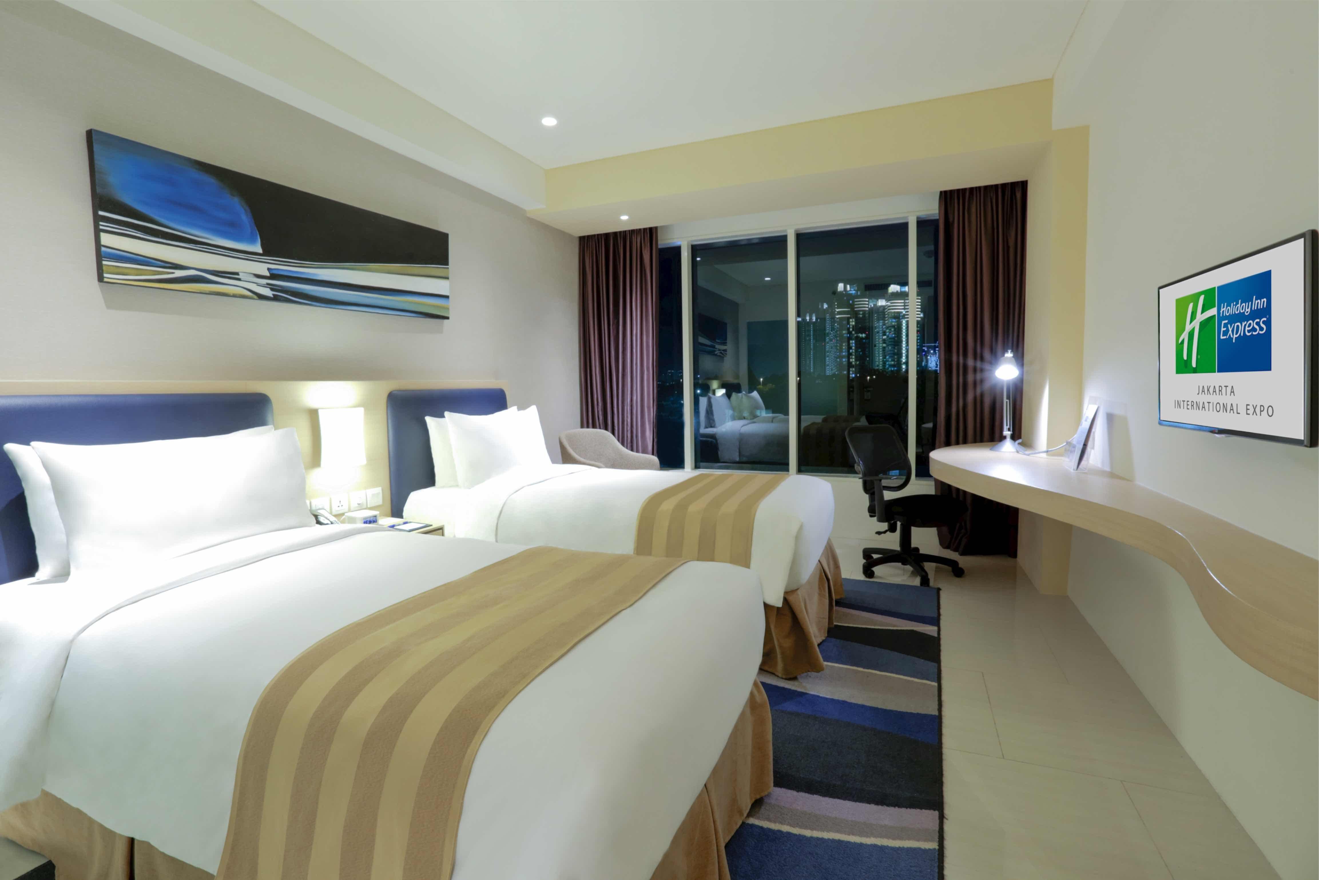 Holiday Inn Express Jakarta International Expo By Ihg Exteriör bild